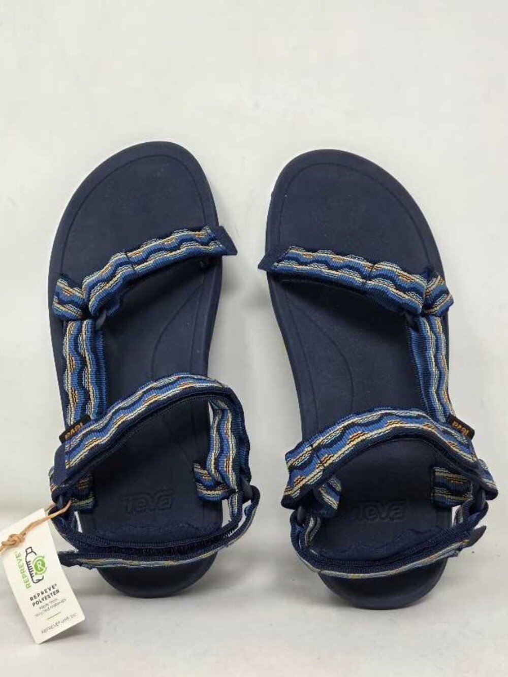NWOB big kids 7 Teva Y Hurricane XLT 2 sporty sandals in Kishi Dark Blue